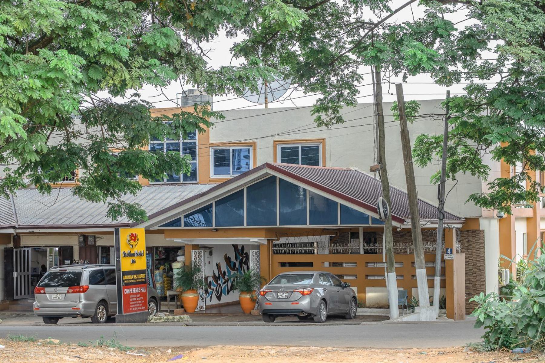 Stadium Hotel 쿠마시 외부 사진
